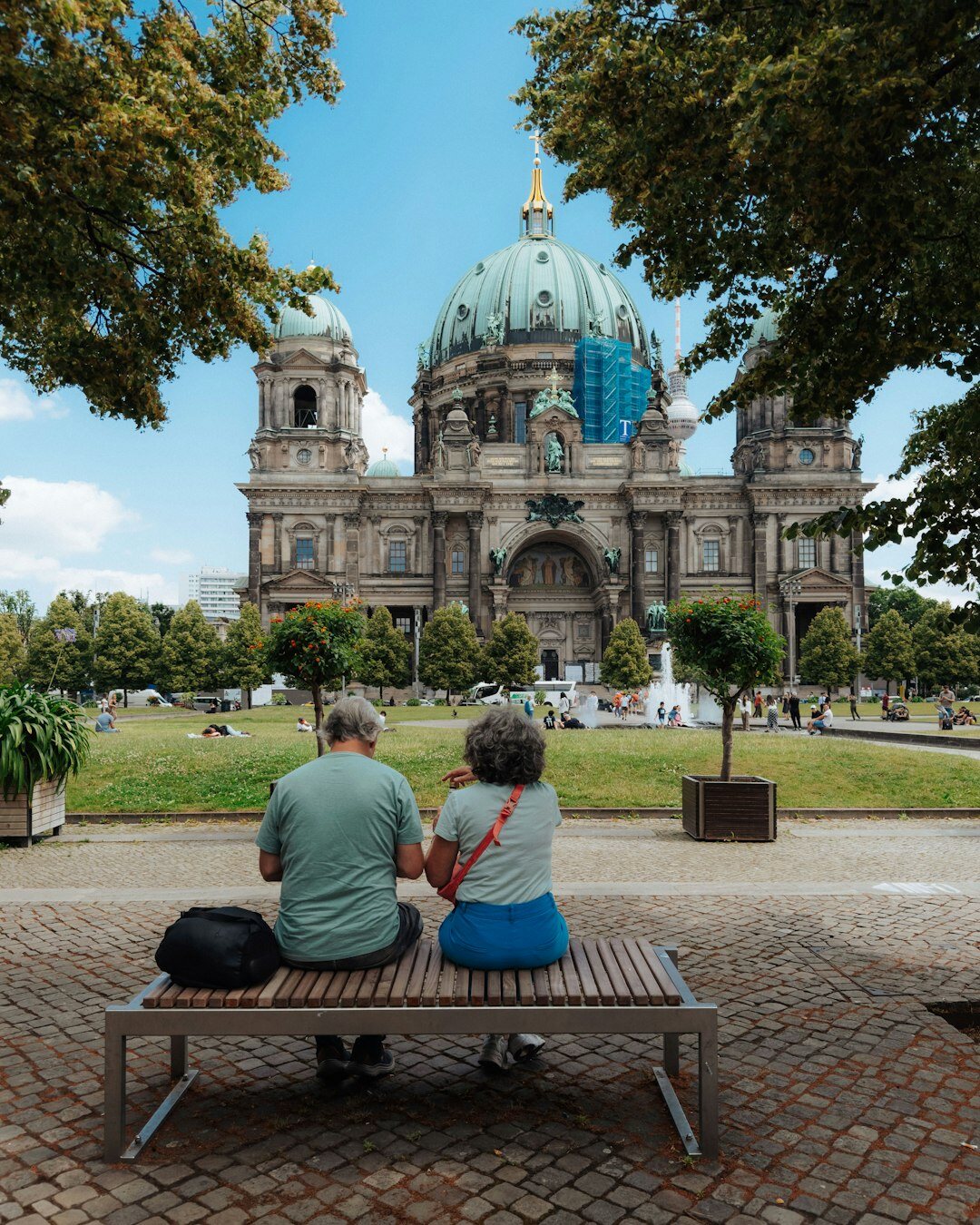 german people in discussion